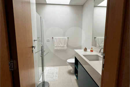 Casa à venda com 4 quartos, sendo 3 suítes, no condomínio Tao, São Paulo - SP