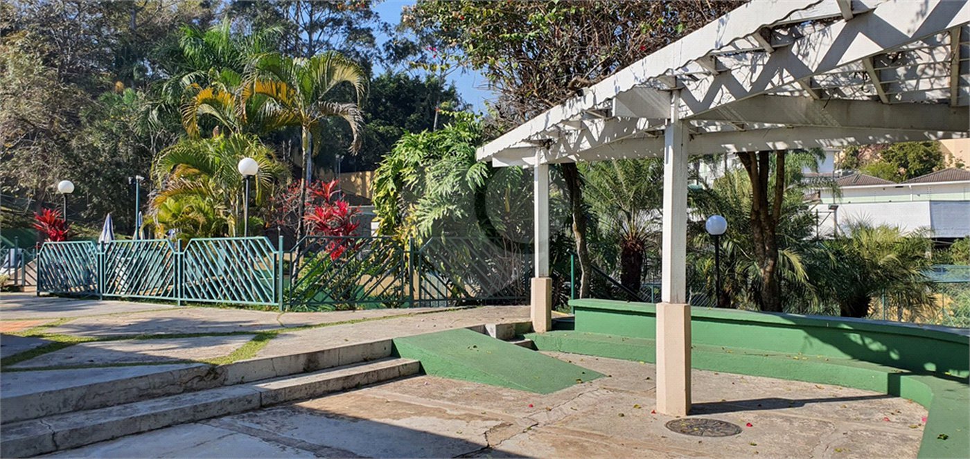 Casa à venda com 4 quartos, sendo 2 suítes, no condomínio Vila Panamericana, São Paulo - SP