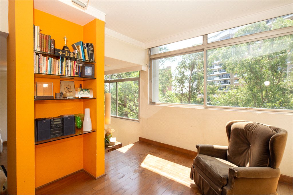 Apartamento à venda com 3 quartos, sendo 2 suítes,  em Alto da Boa Vista, São Paulo, SP