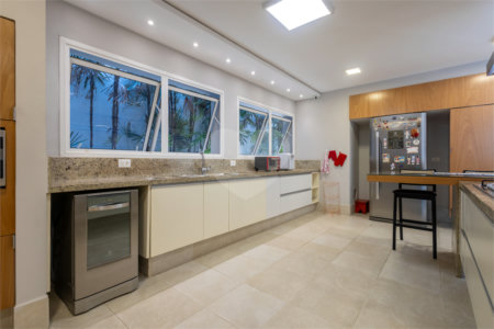 Casa à venda com 4 suítes em Jardim Guedala, São Paulo, SP