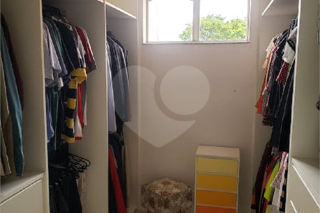 Sobrado à venda com 5 quartos, sendo 3 suítes, em Campos de Atibaia, Atibaia, SP