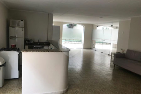 Espaço e Segurança no Bom Retiro: Apartamento de 100 m² com Infraestrutura Completa