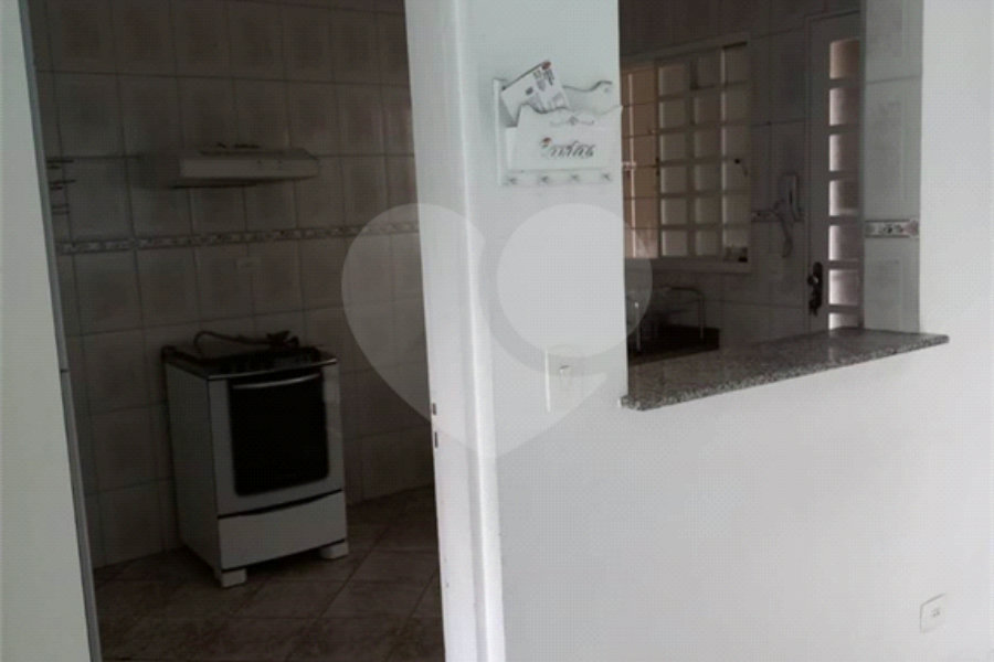 Casa à venda com 3 quartos, sendo 1 suíte, no condomínio Village St. Louis, São Paulo - SP