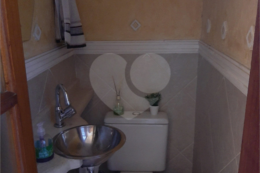 Casa à venda com 3 quartos, sendo 1 suíte, no condomínio Barbará II, São Paulo - SP