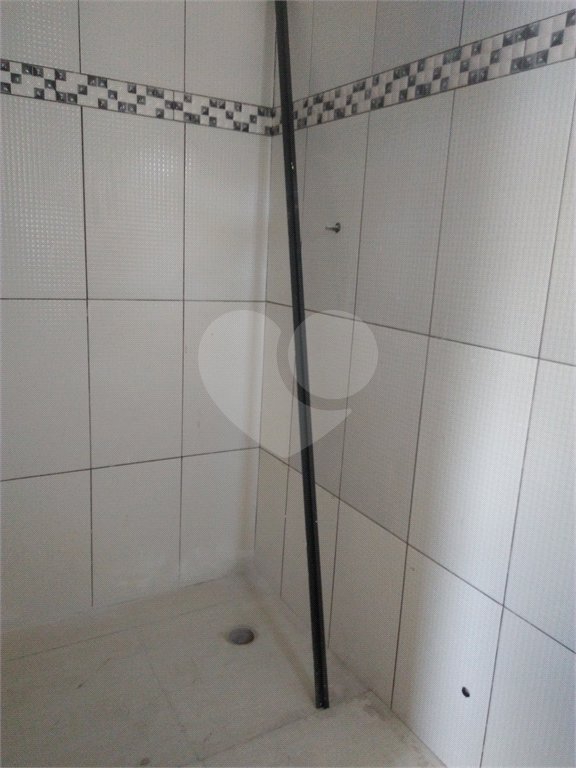 Casa à venda com 3 quartos, sendo 1 suíte,  no condomínio Nair Ramos Shuring, São Paulo - SP