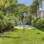 Casa Térrea à venda com 4 suítes em Jardim Cordeiro, São Paulo, SP