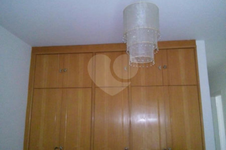 Casa à venda com 4 quartos, sendo 3 suítes, em Jardim Leonor, São Paulo, SP