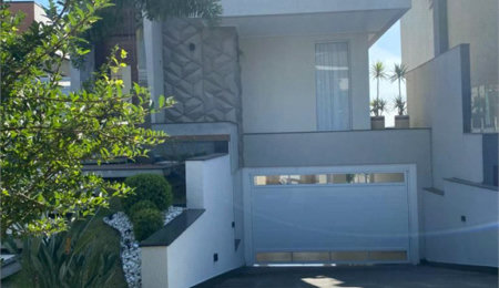 Casa à venda com 4 quartos, sendo 3 suítes, no condomínio Brisa 1, Mogi das Cruzes - SP