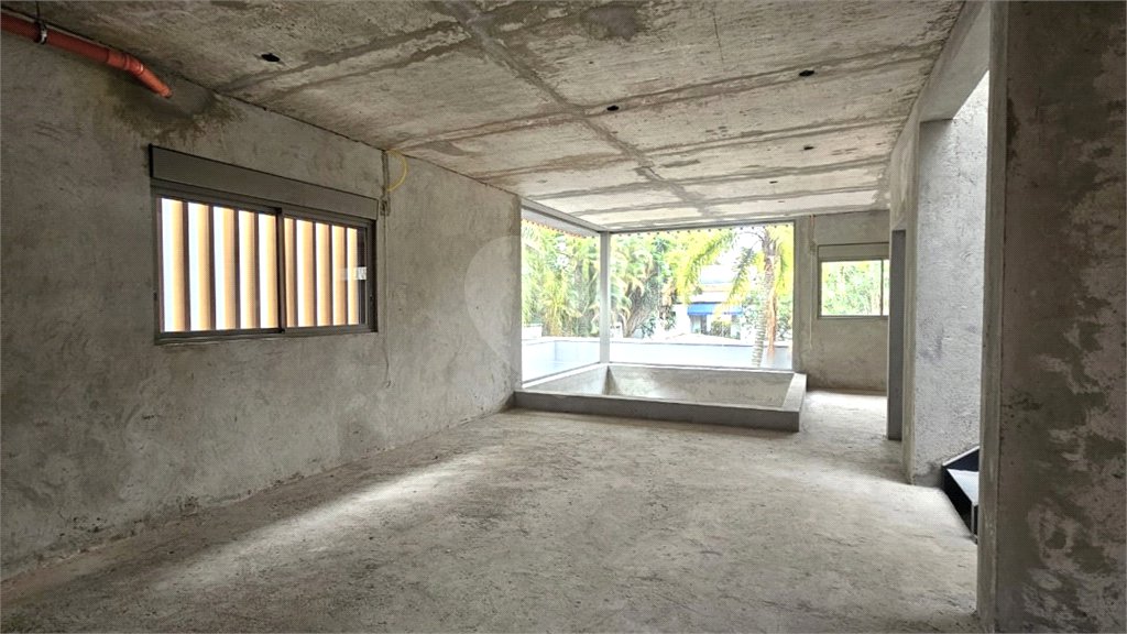 Casa à venda com 4 suítes no condomínio Plm 875, São Paulo - SP