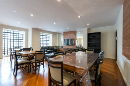 Apartamento à venda com 3 suítes em Vila Nova Conceição, São Paulo, SP