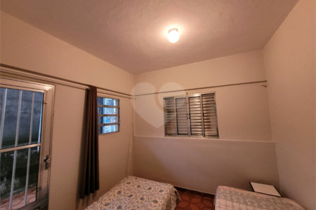 Sobrado à venda com 4 quartos em Vila Jurema, Ferraz de Vasconcelos, SP