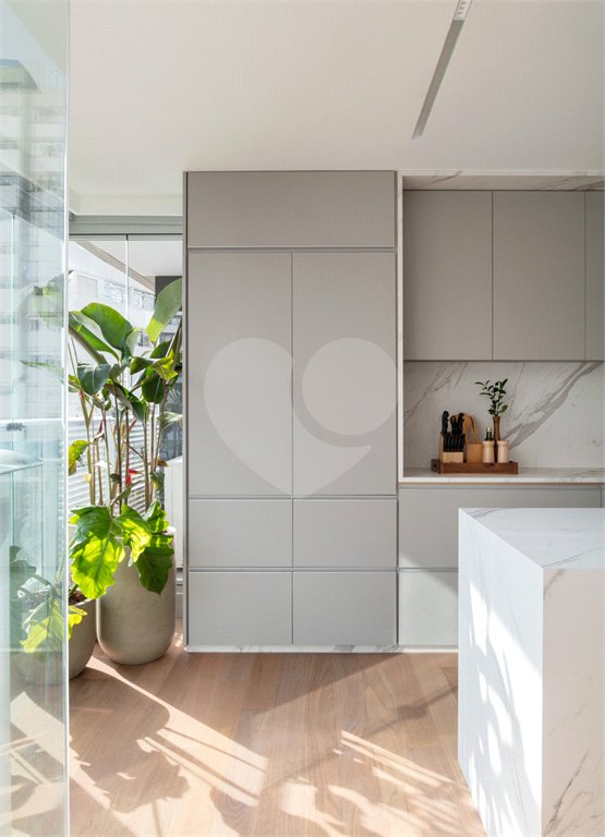 Apartamento à venda com 3 suítes em Cerqueira César, São Paulo, SP