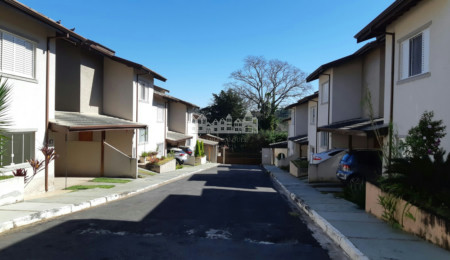 Casa à Venda no Condomínio Villaggio Siriema II – Conforto e Segurança em Atibaia