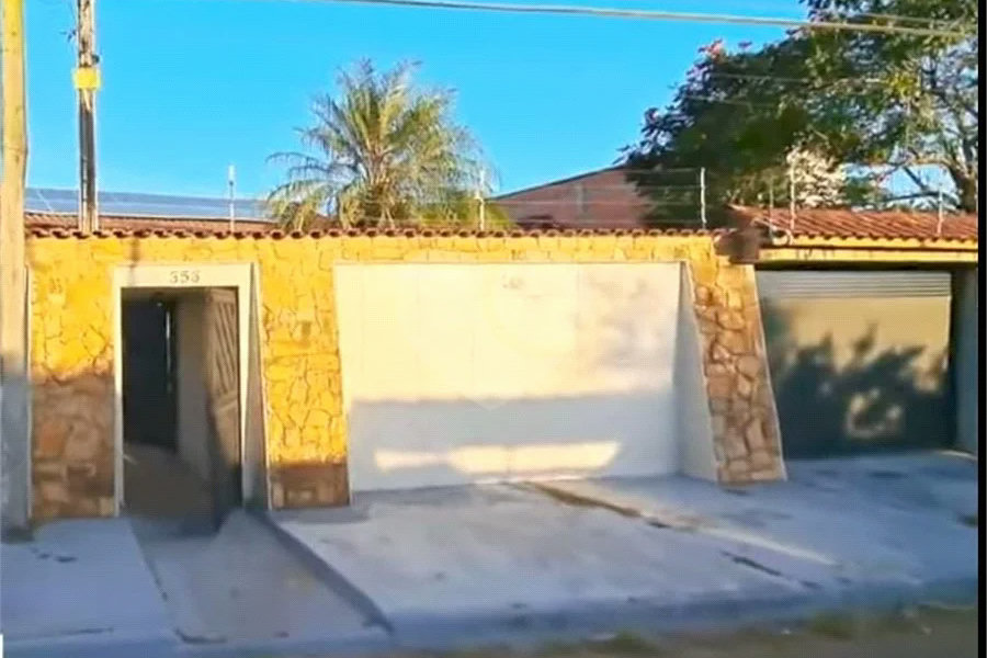 Belíssima casa com 04 dormitórios em Itanhaém