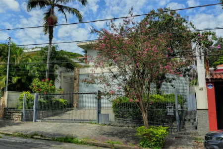 Casa à venda com 4 suítes em Vila Pirajussara, São Paulo, SP