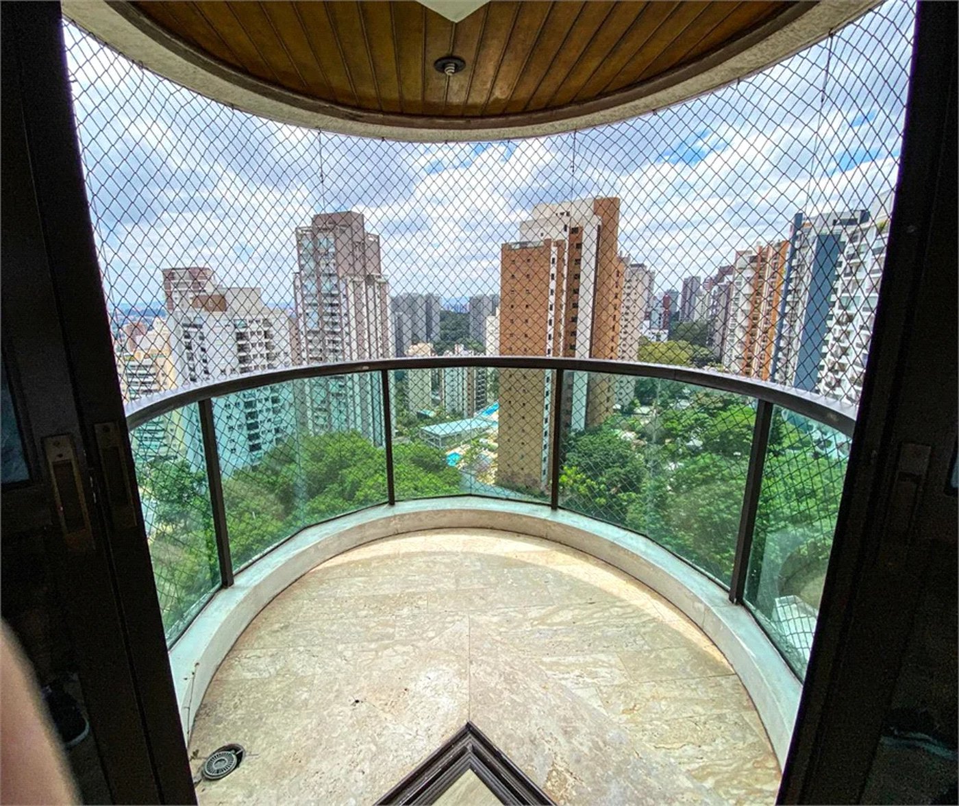 Apartamento à venda com 4 suítes em Vila Suzana, São Paulo, SP