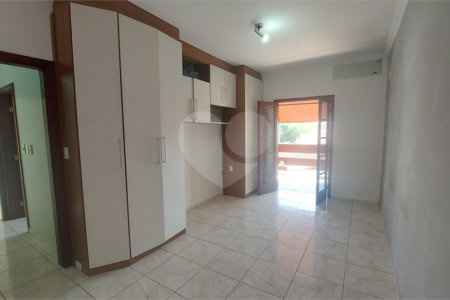 Sobrado à venda com 3 quartos, sendo 1 suíte, em Wanel Ville, Sorocaba, SP