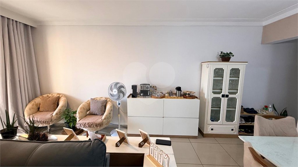 Apartamento à venda com 3 quartos, sendo 1 suíte, em Jardim Tupanci, Barueri, SP