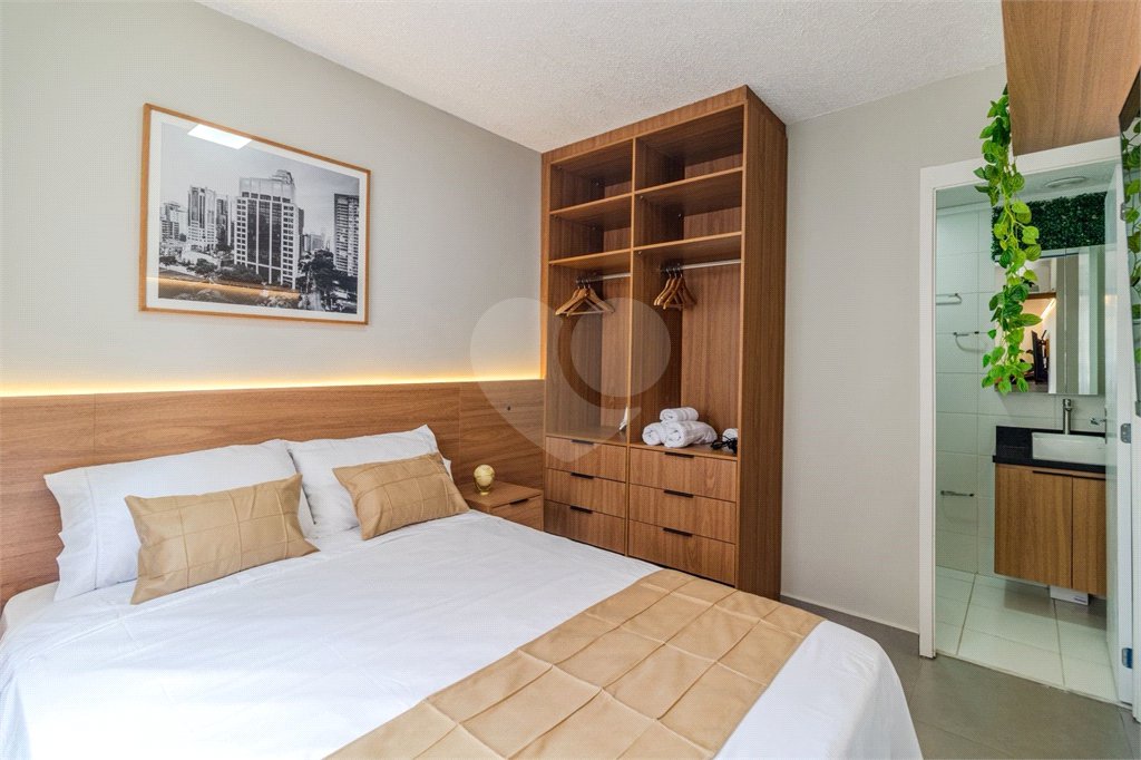 Apartamento à venda com 2 quartos, sendo 1 suíte,  em Liberdade, São Paulo, SP