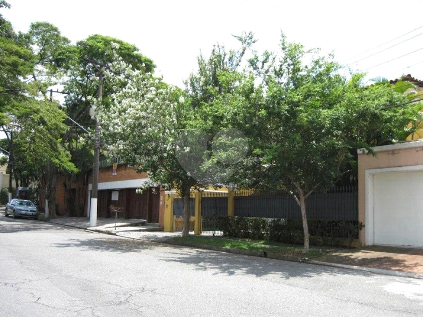 Casa à venda com 4 quartos, sendo 2 suítes,  em Jardim Leonor, São Paulo, SP