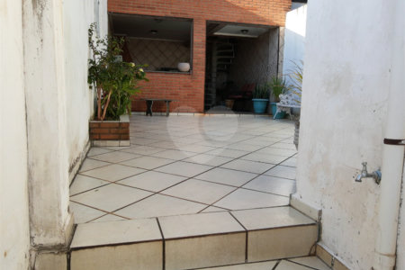Casa Térrea à venda com 4 quartos, sendo 1 suíte,  em Vila Mazzei, São Paulo, SP