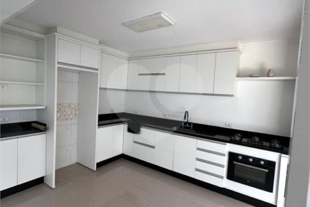 Sobrado à venda com 3 quartos em Parada Inglesa, São Paulo, SP