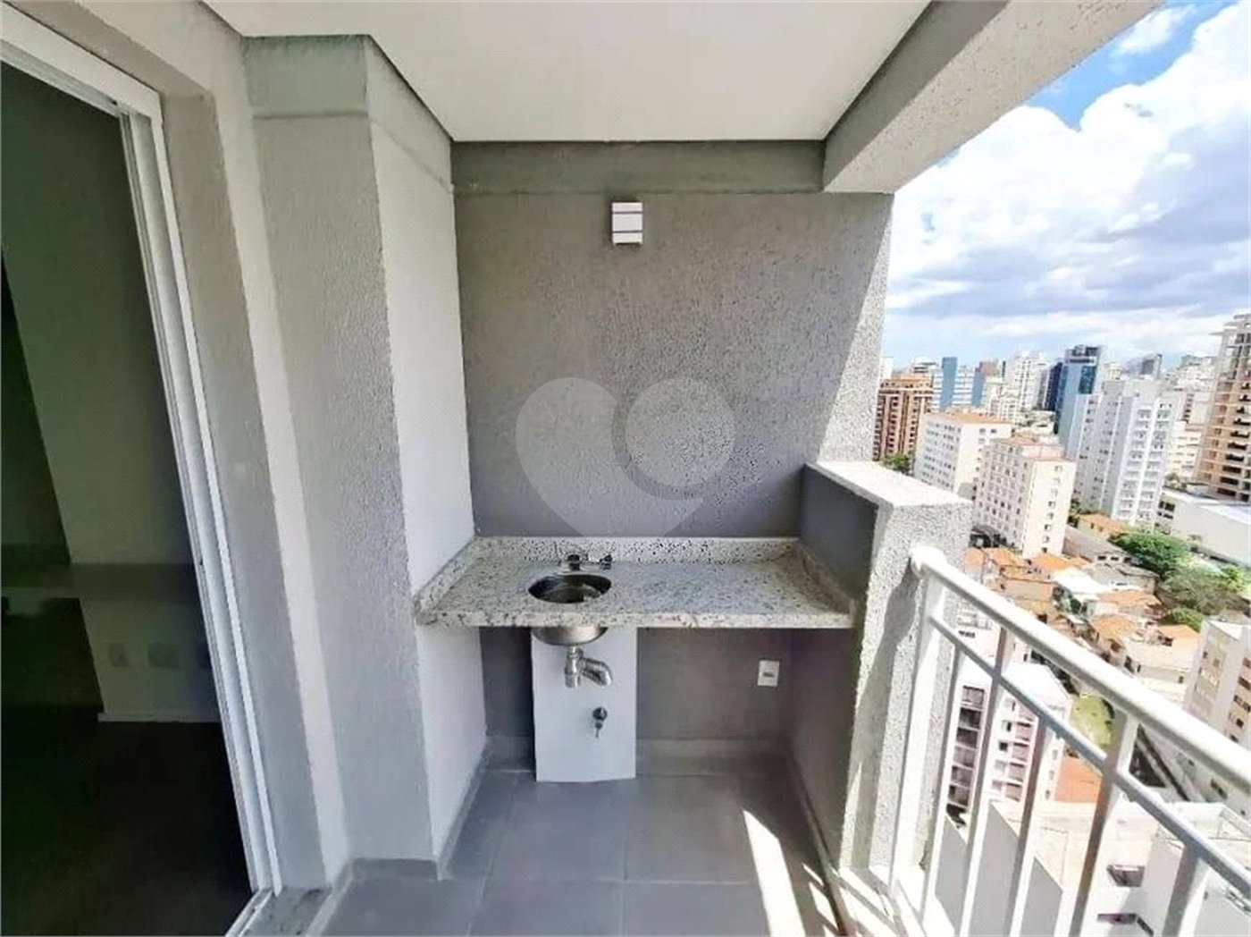Apartamento com 1 quarto e 1 vaga para locação na Liberdade próximo ao Hospital A. C. Camargo na Liberdade!