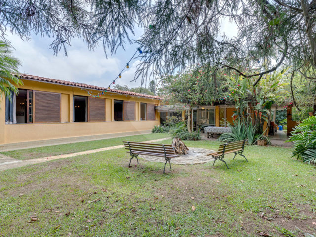 Casa Térrea à venda ou para alugar com 5 quartos, sendo 2 suítes,  em Jardim Prudência, São Paulo, SP