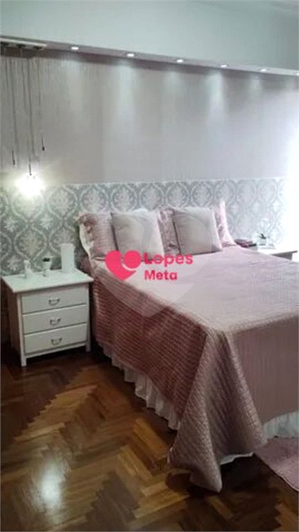 Apartamento à venda com 4 quartos, sendo 1 suíte,  em Parque Residencial Aquarius, São José dos Campos, SP