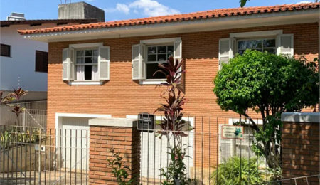 Casa à venda com 4 quartos, sendo 1 suíte,  em Caxingui, São Paulo, SP
