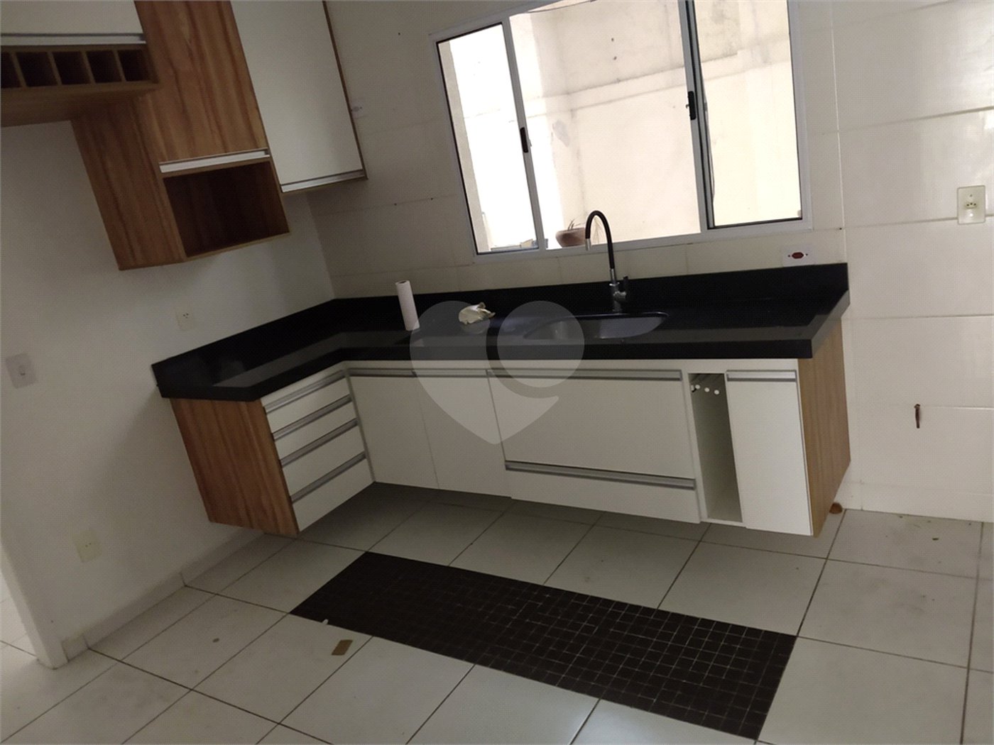 Casa à venda com 2 suítes no condomínio Olido, Atibaia - SP