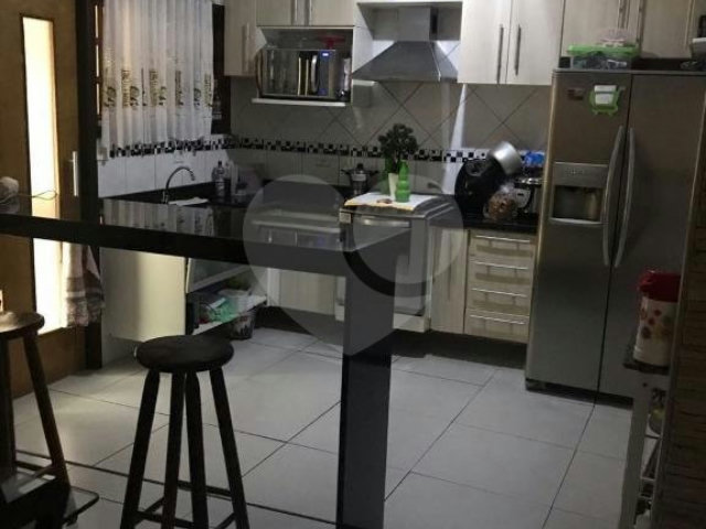 Sobrado à venda com 3 suítes no Brasilândia, São Paulo, SP