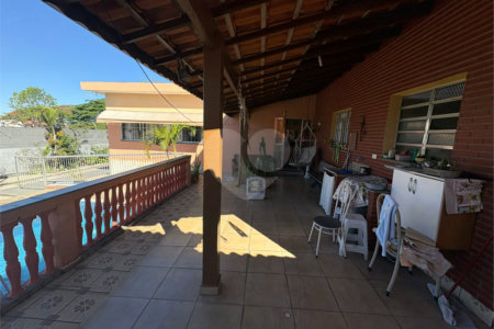 Casa Térrea à venda com 3 quartos em Vila Áurea, Poá, SP