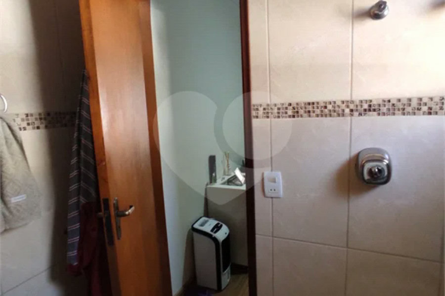 Sobrado à venda com 3 quartos, sendo 1 suíte, em Parada Inglesa, São Paulo, SP
