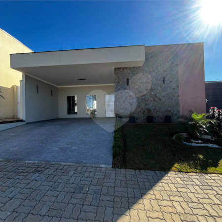 Casa à venda com 3 quartos, sendo 1 suíte, no condomínio Residencial Golden Ville, Itapetininga - SP