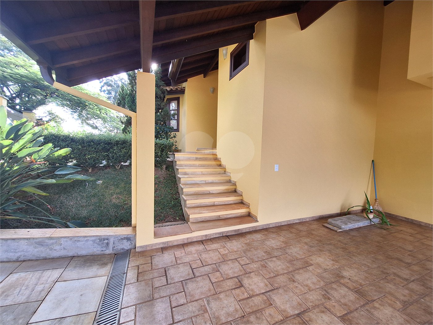 Casa à venda com 3 suítes no condomínio Chácaras do Lago, Vinhedo - SP