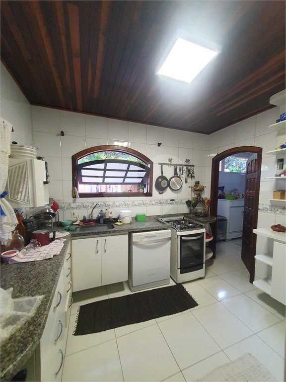 Casa à venda com 4 quartos, sendo 2 suítes,  no condomínio Vinhas da Vista Alegre - Lado Café, Vinhedo - SP
