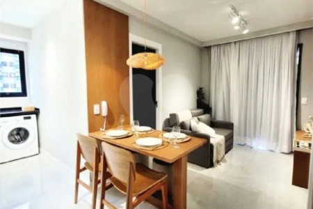 Apartamento 39m² 1 Suíte 1 banheiro Mobiliado e Reformado no Campo Belo/SP Pronto para Morar ou Investir. Estuda permuta