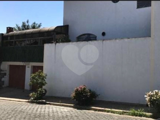 Casa à venda com 4 quartos, sendo 1 suíte,  em Vila Galvão, Guarulhos, SP