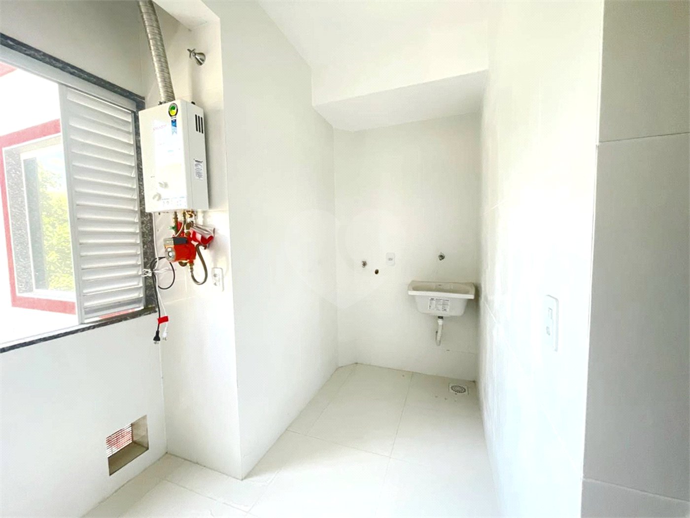 Apartamento à venda com 2 quartos, sendo 1 suíte, em Fluminense, São Pedro da Aldeia, RJ