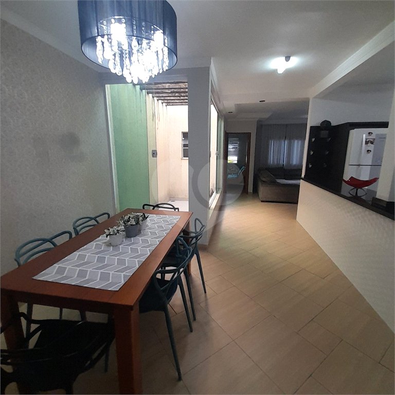 Casa à venda com 3 quartos, sendo 1 suíte,  em Vila Suissa, Mogi das Cruzes, SP