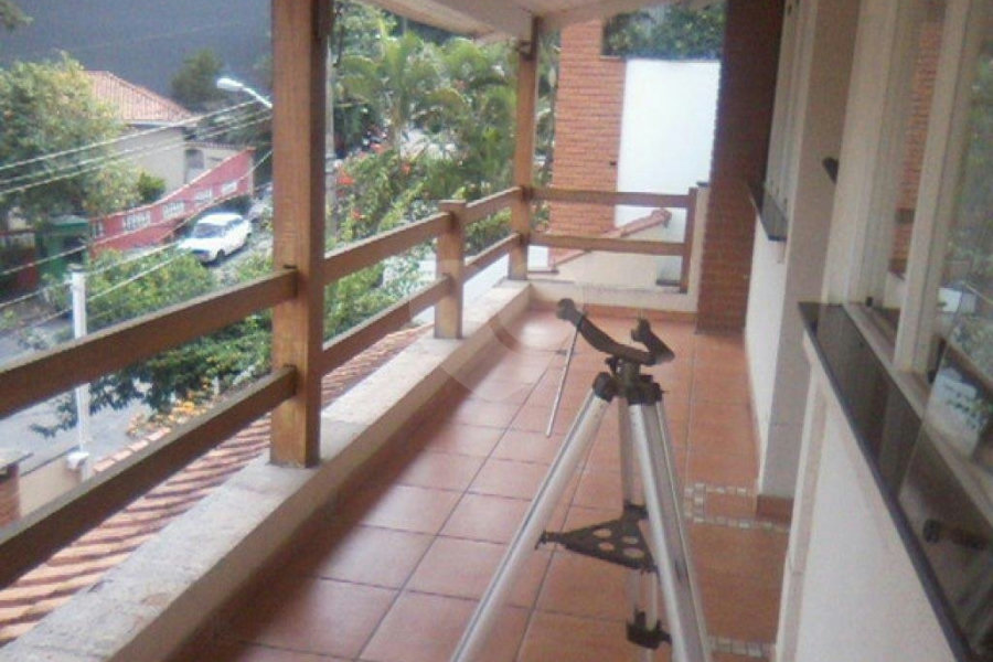 Sobrado à venda com 5 quartos, sendo 1 suíte, em Imirim, São Paulo, SP