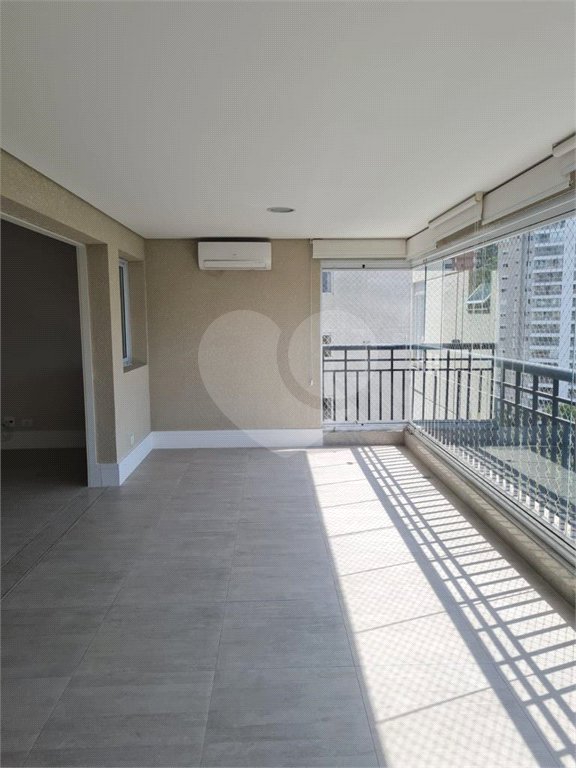 Apartamento à venda com 4 quartos, sendo 3 suítes, em Vila Andrade, São Paulo, SP