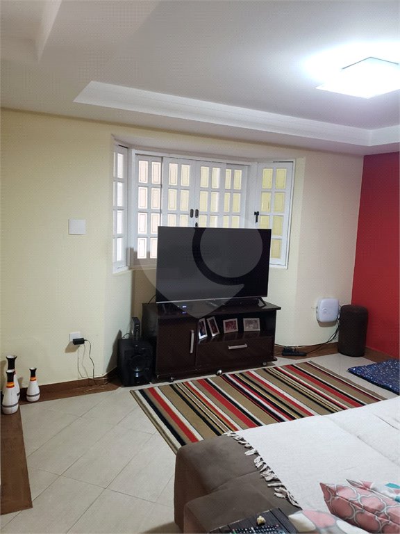 Casa à venda com 6 quartos, sendo 3 suítes, em Alto Ipiranga, Mogi das Cruzes, SP
