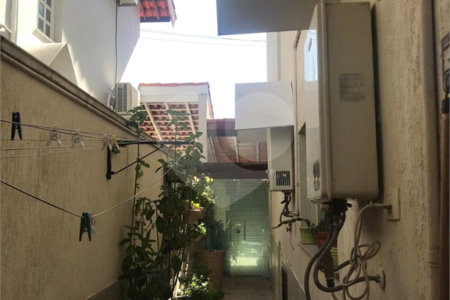 Casa à venda com 4 quartos, sendo 2 suítes,  no condomínio Conjunto Residencial Green Village I, Mogi das Cruzes - SP