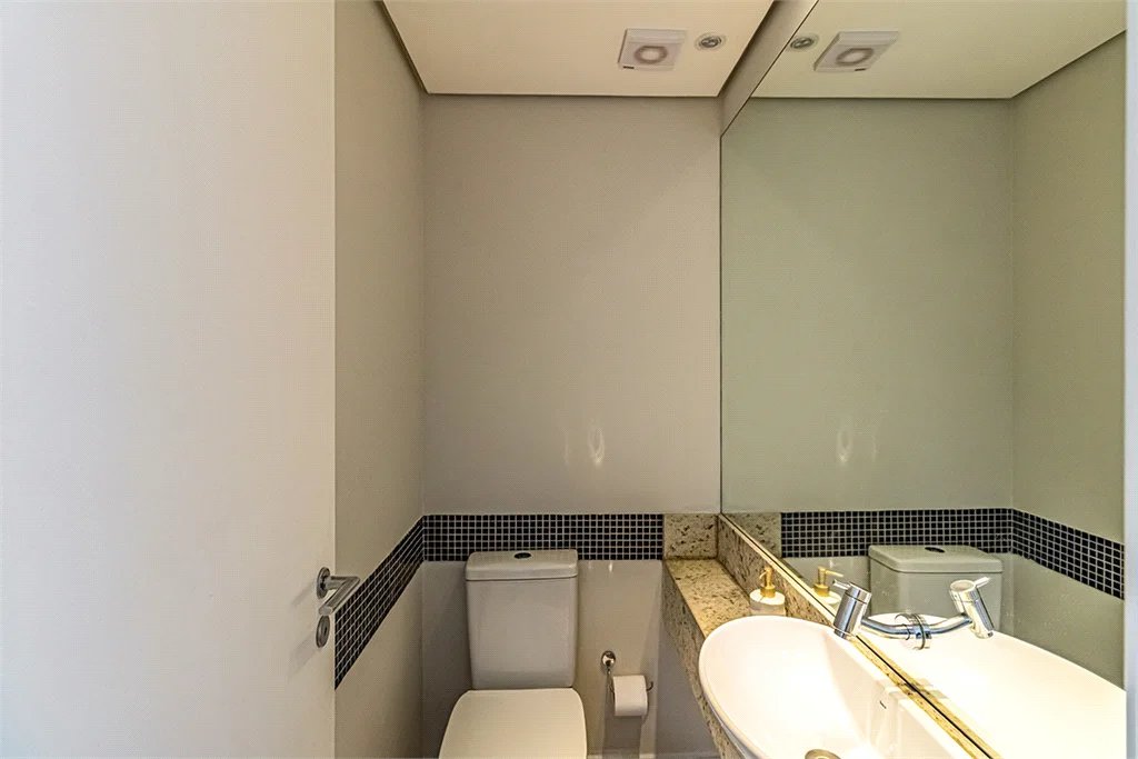 Apartamento à venda com 3 quartos, sendo 1 suíte,  em Pinheiros, São Paulo, SP