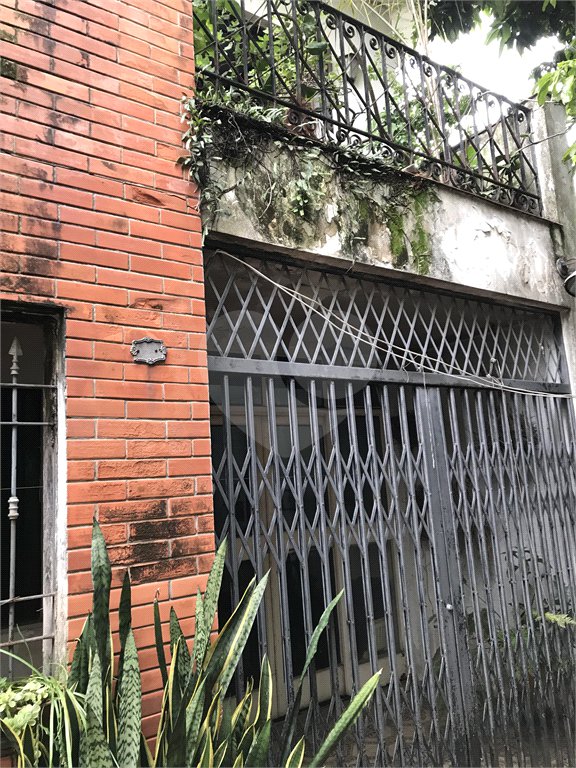 Sobrado à venda com 4 quartos, sendo 2 suítes,  em Vila Mariana, São Paulo, SP
