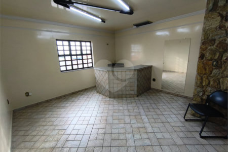 Casa à venda ou para alugar com 1 suíte, no Centro, Itapetininga, SP