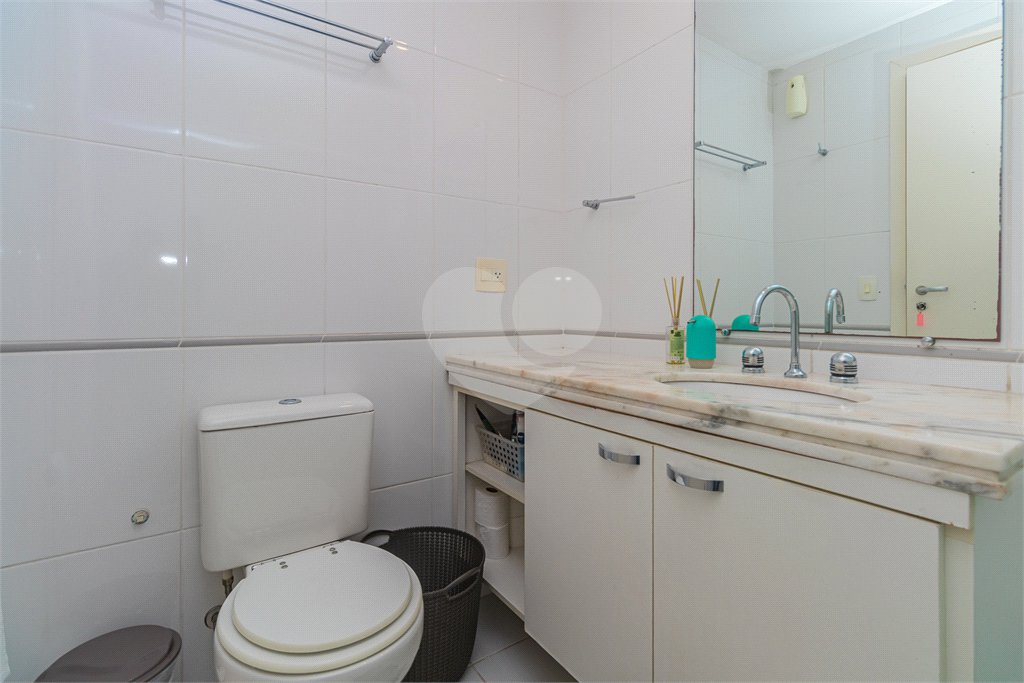 Casa à venda com 4 suítes no condomínio Vila Inglesa, São Paulo - SP