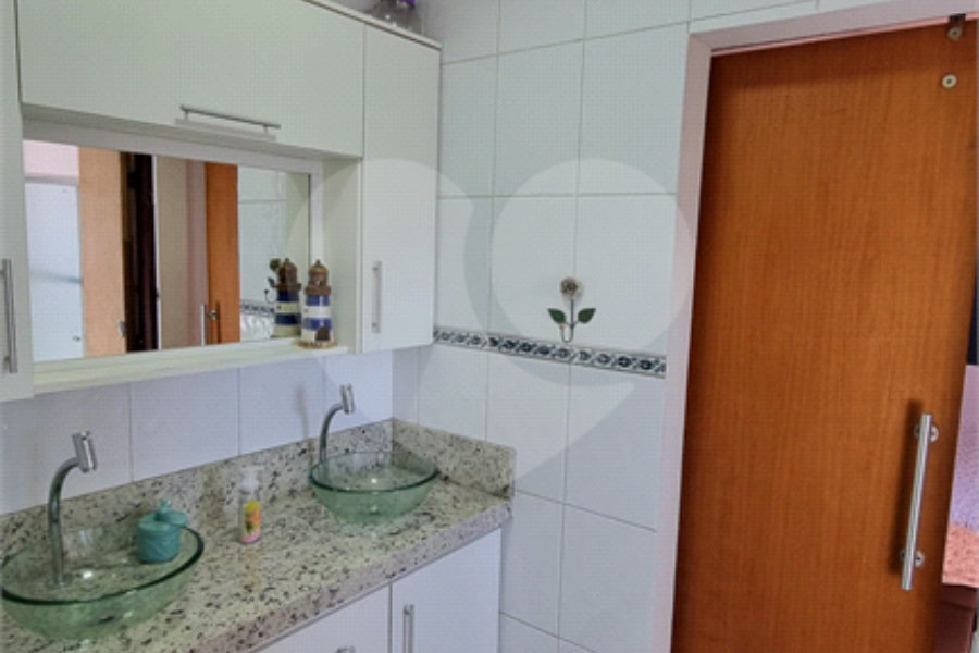 Sobrado à venda com 4 quartos, sendo 1 suíte, em Tremembé, São Paulo, SP